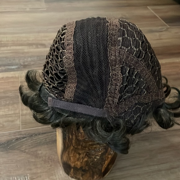 Short Brown Curly wig Hong Kong main image 9